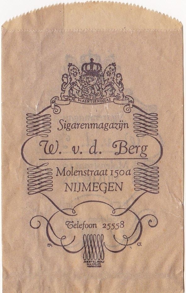 Berg W.v.d. Sigarenmagazijn - Nijmegen voor en achter zelfde F Berg W.v.d. Sigarenmagazijn - Nijmegen voor en achter zelfde F