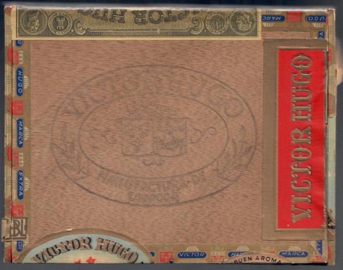 Victor Hugo Imperial- kist met 10 sigaren ƒ 4,-- L Victor Hugo Imperial- kist met 10 sigaren ƒ 4,-- L