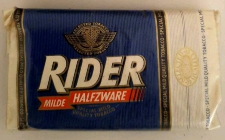 D.E. RIDER-MILDE HALFZWARE pakje 50 gram prijs f4.90 M D.E. RIDER-MILDE HALFZWARE pakje 50 gram prijs f4.90 M